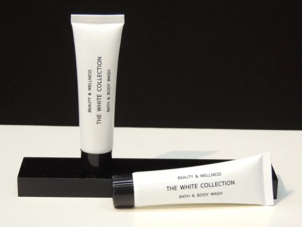 bath en body wash The Black White Collection.png